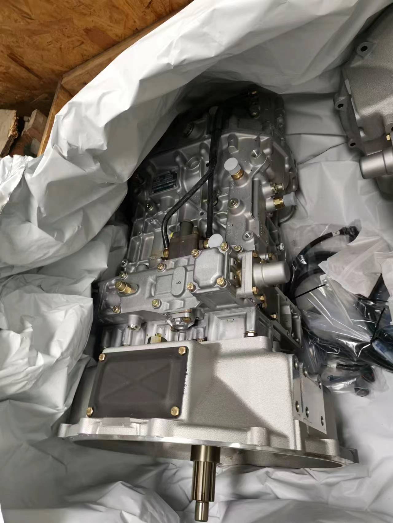 Корпус входного вала коробки передач 1328302096 Пластина вала для деталей трансмиссии ZF 9S109