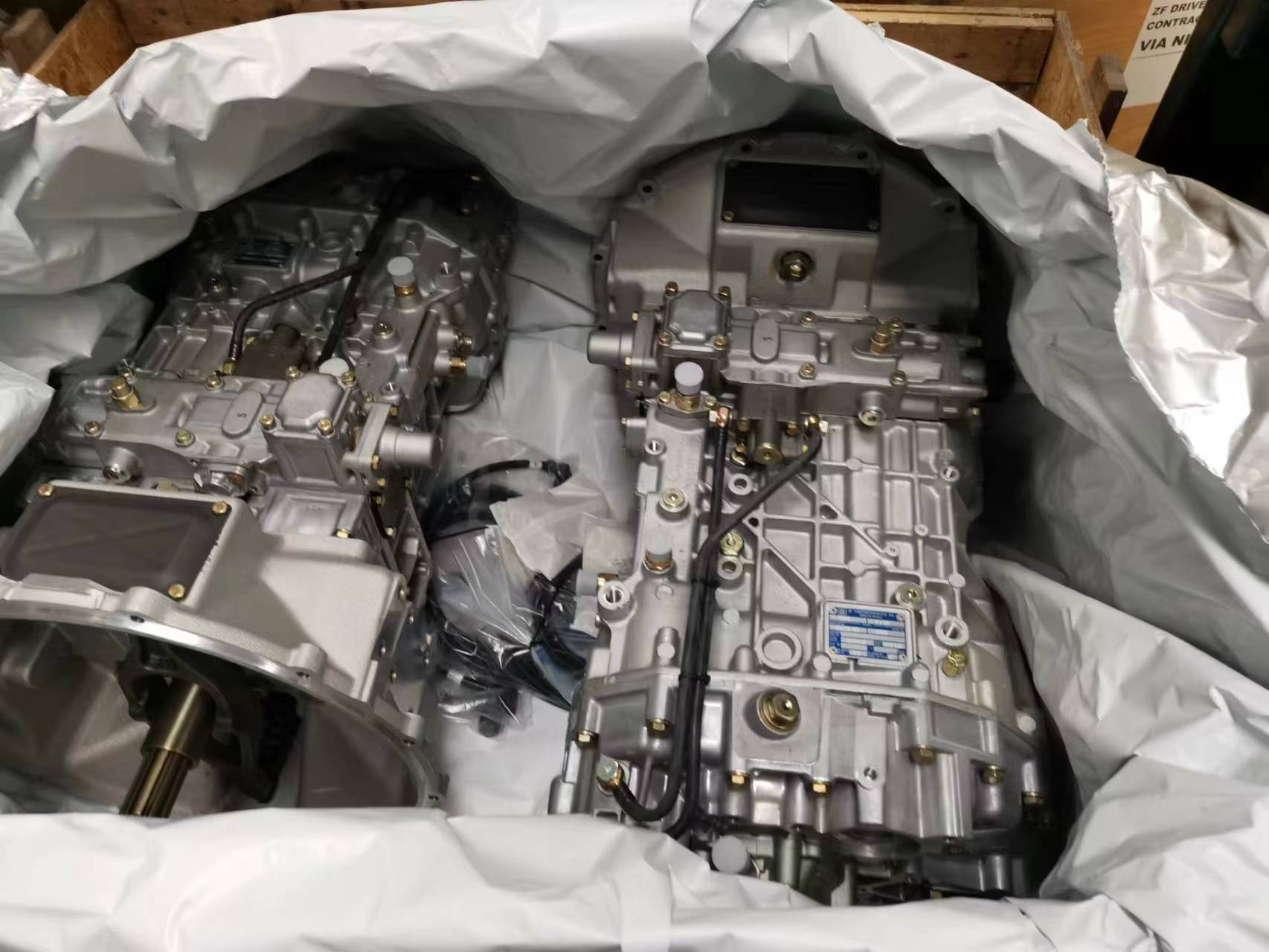 Корпус входного вала коробки передач 1328302096 Пластина вала для деталей трансмиссии ZF 9S109