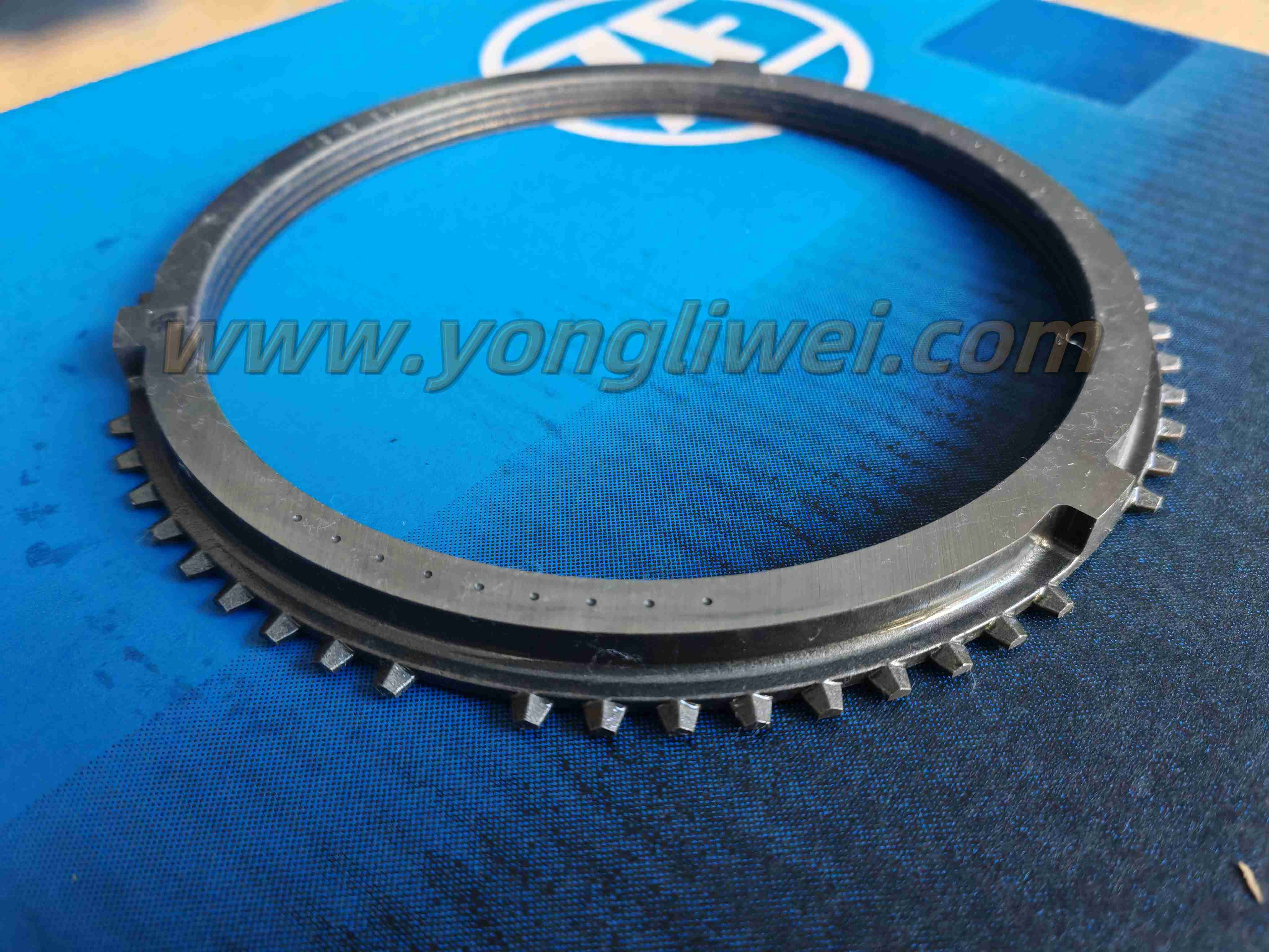 Оригинальное кольцо синхронизатора коробки передач ZF16S221 немецкого производства 1316 304 170